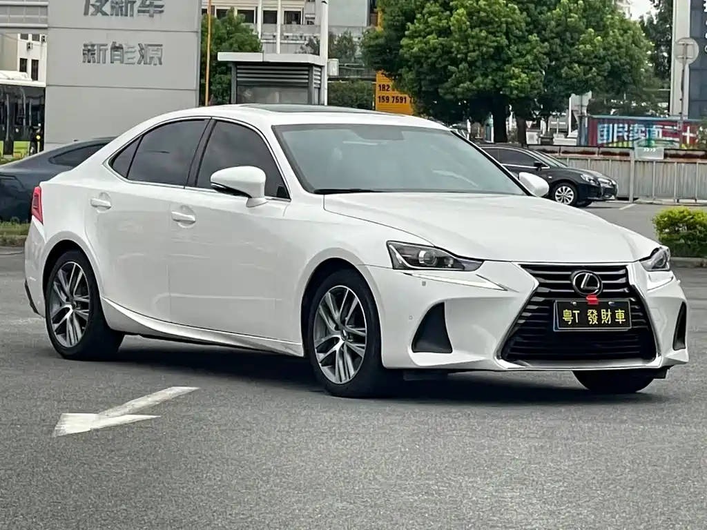 Lexus IS — миниатюра 3