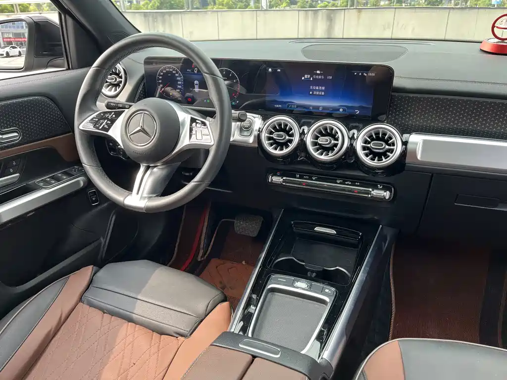 Mercedes-Benz GLB — миниатюра 11