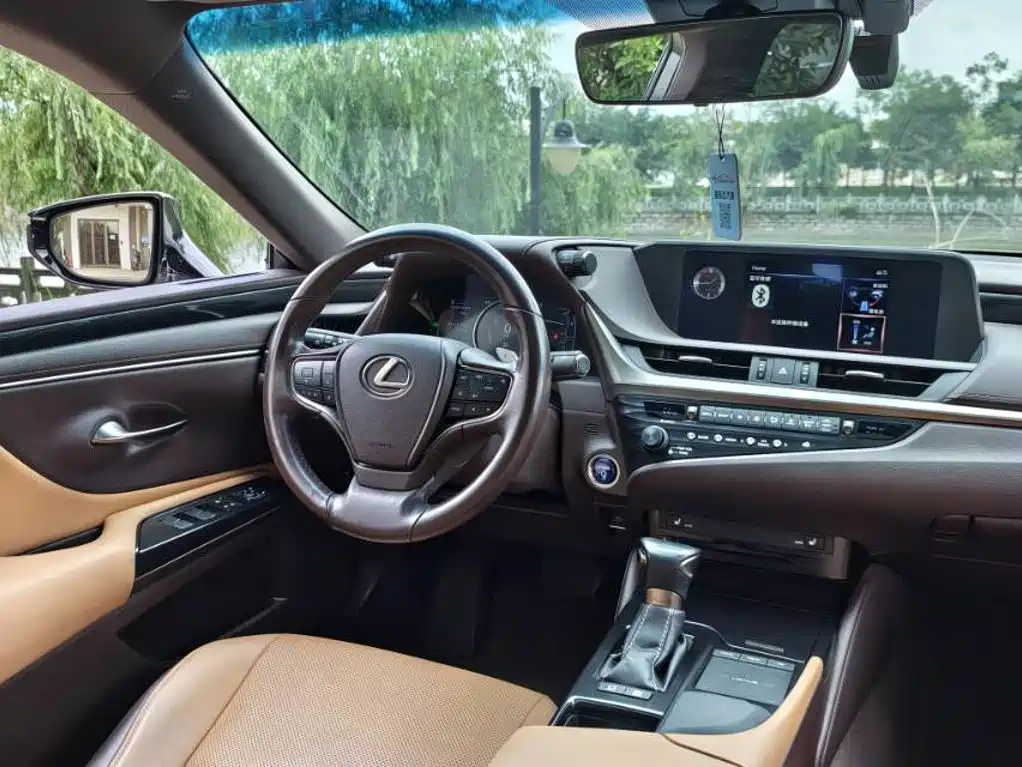 Lexus ES — миниатюра 5