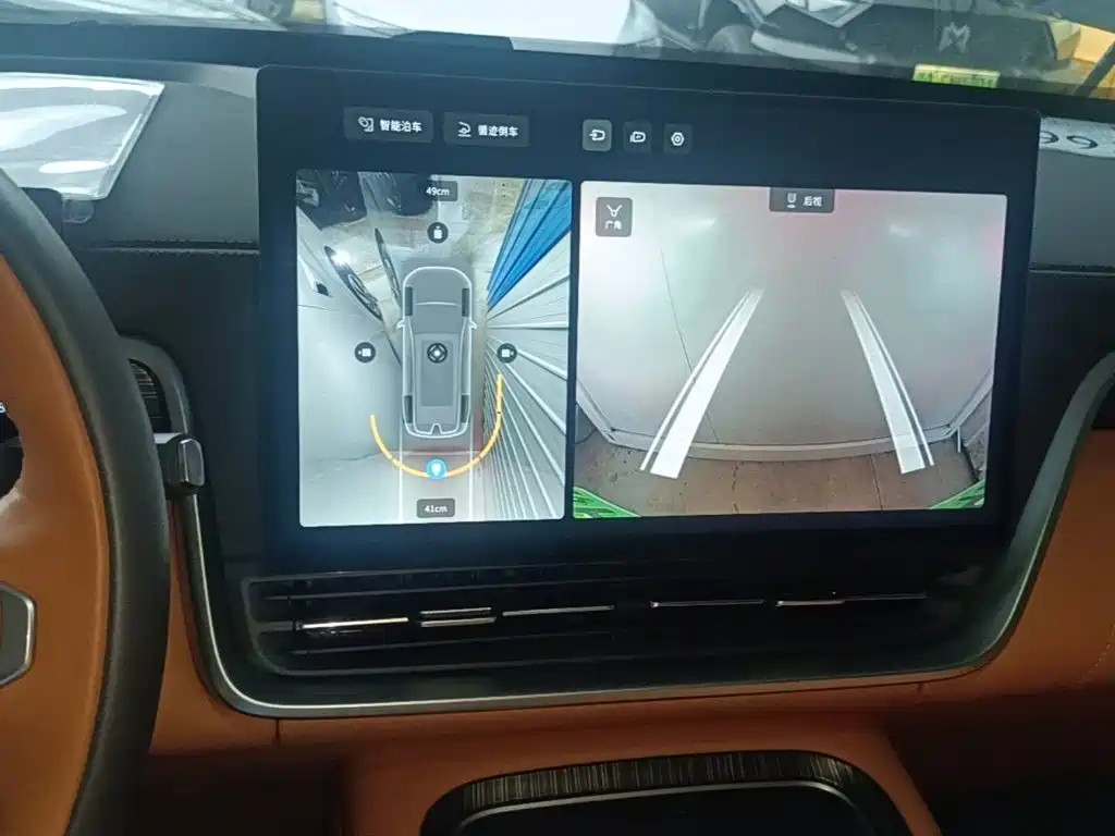 Dongfeng eπ008 2025 210Ultra 5 мест