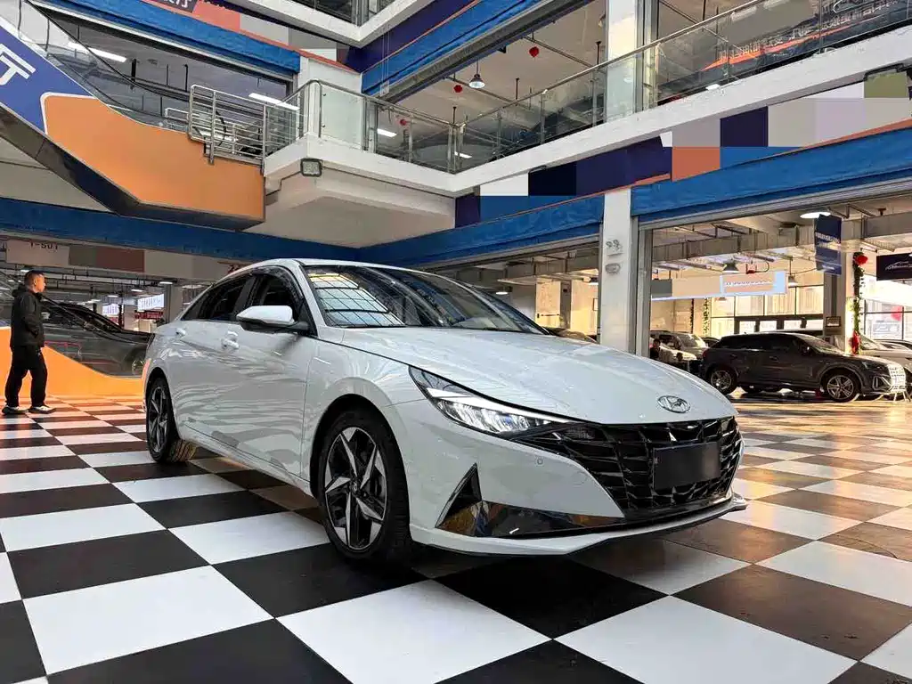 Hyundai Elantra — миниатюра 3