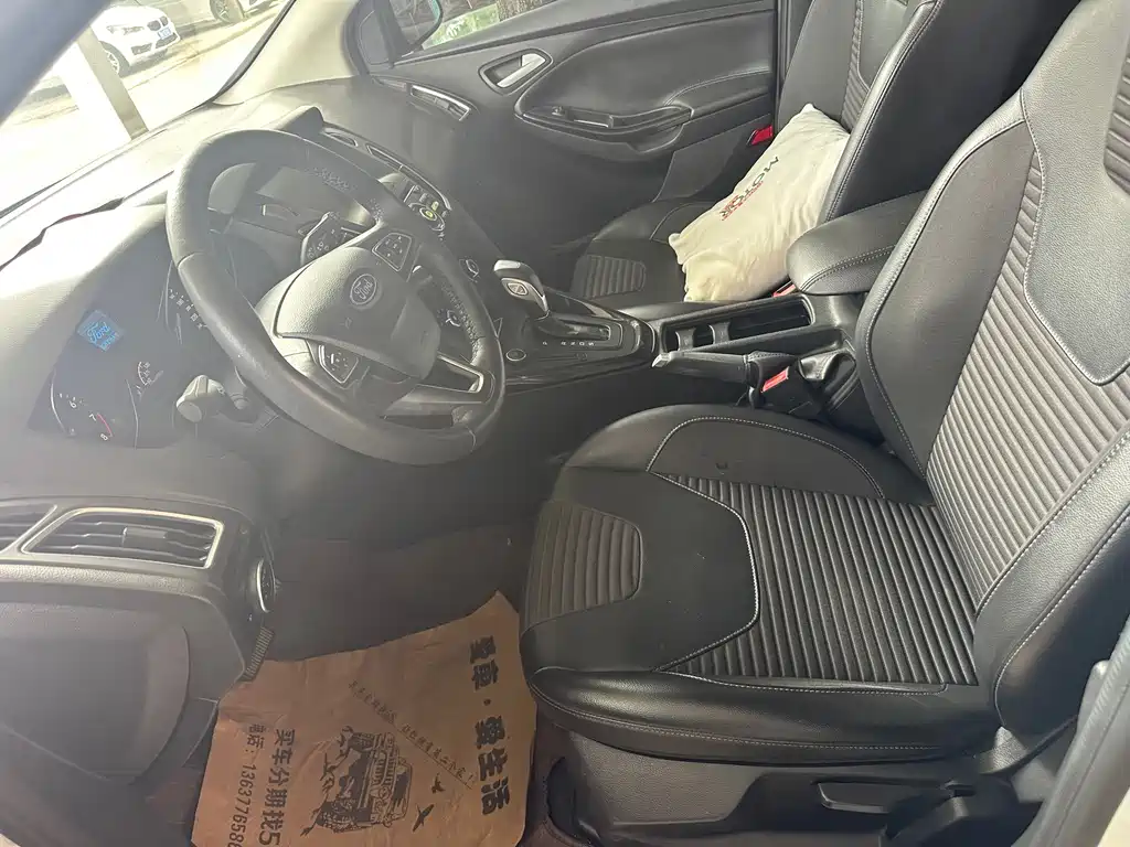 Ford Focus — миниатюра 5