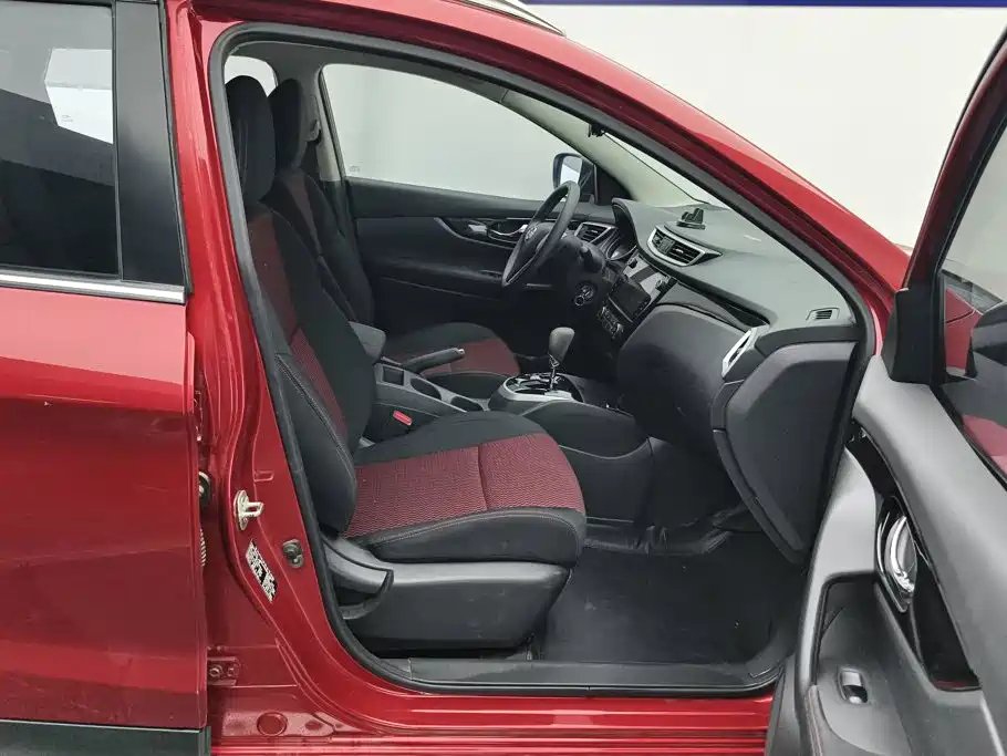 Nissan Qashqai — миниатюра 8
