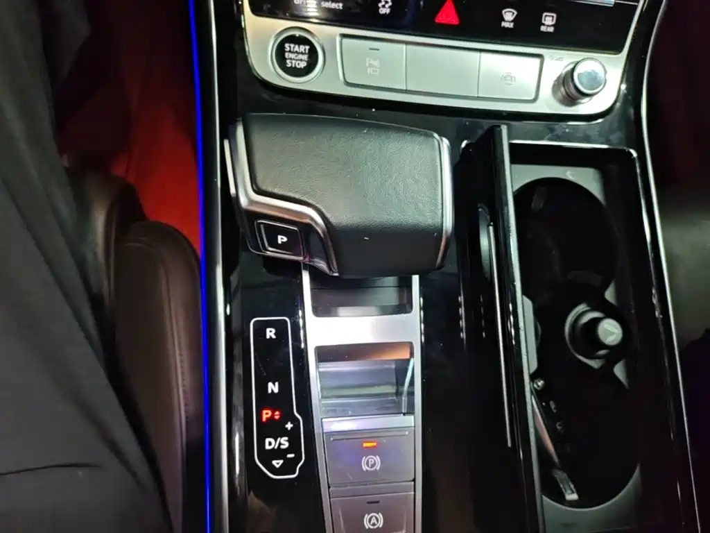 Audi A8 — миниатюра 14