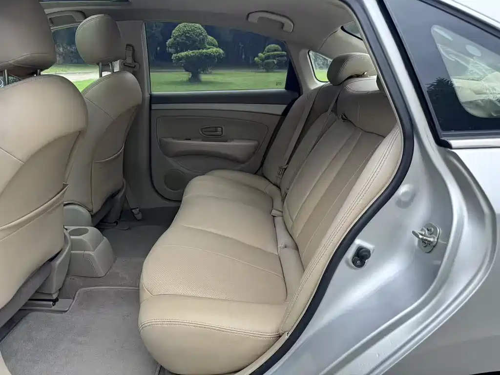 Nissan Sylphy 2016 1.6XE AT Lead
