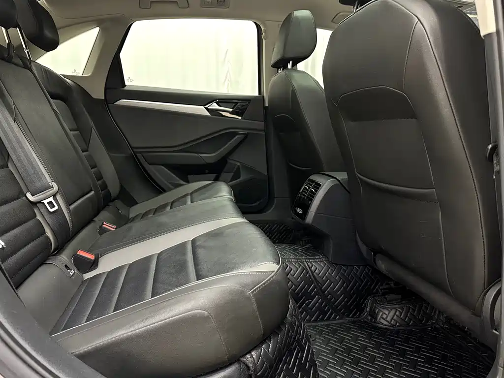 Volkswagen Sagitar — миниатюра 11