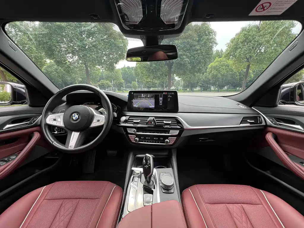 BMW 5 Series — миниатюра 8