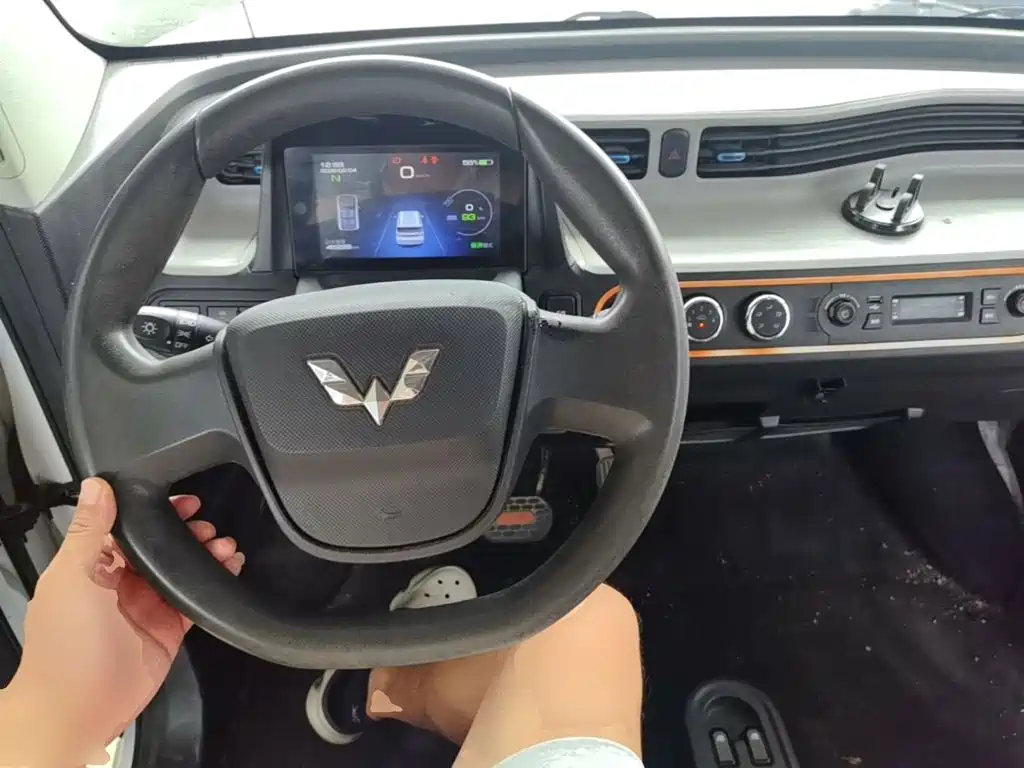 Wuling MINIEV — миниатюра 10
