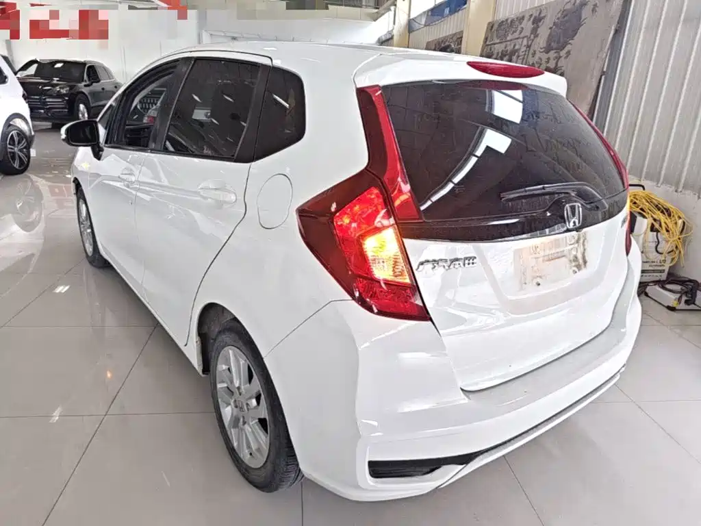 Honda Fit — миниатюра 5