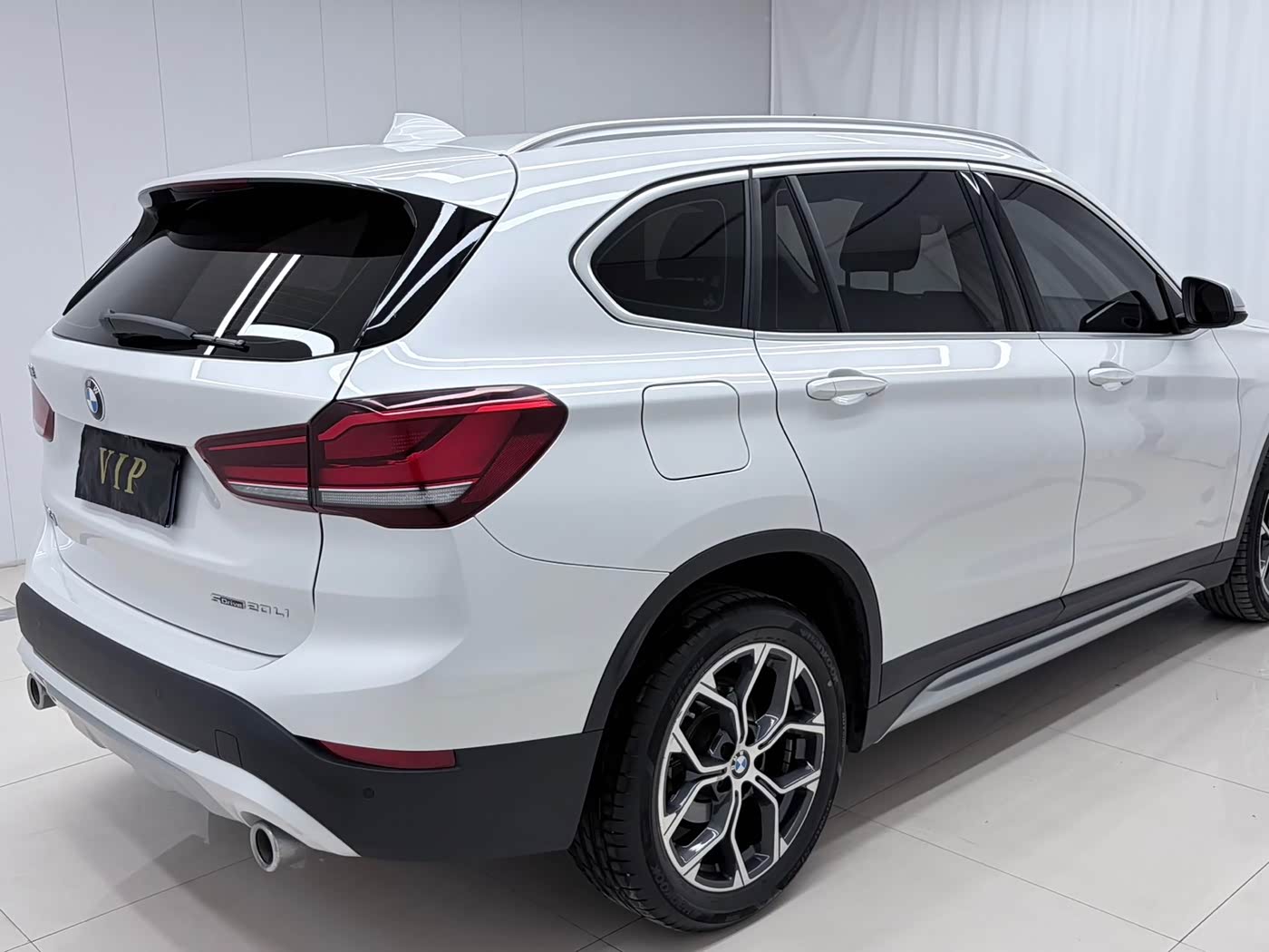 BMW X1 1.5 л 2022 г. Белый, пробег 16000 км