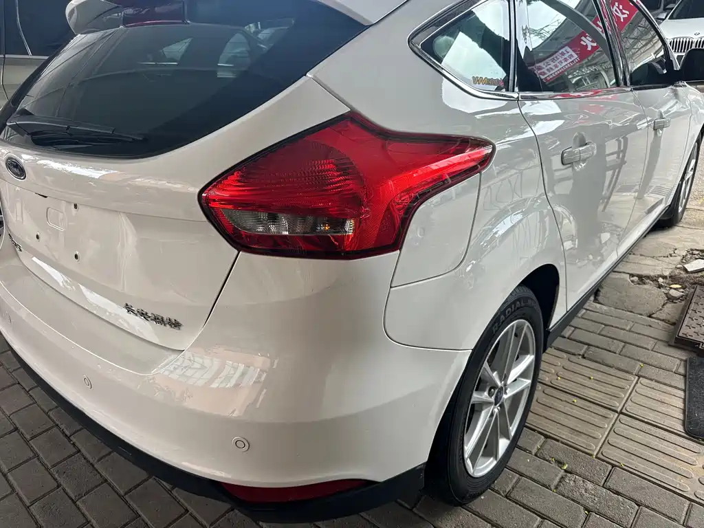 Ford Focus — миниатюра 12