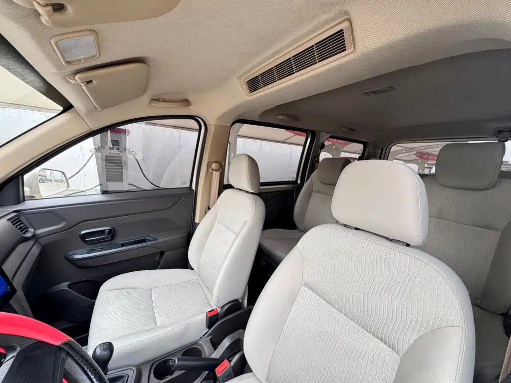 Wuling Hongguang V — миниатюра 14