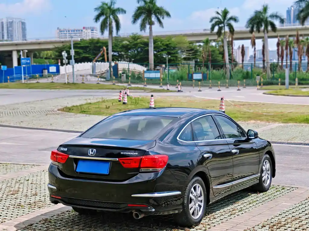 Honda Spirior — миниатюра 6