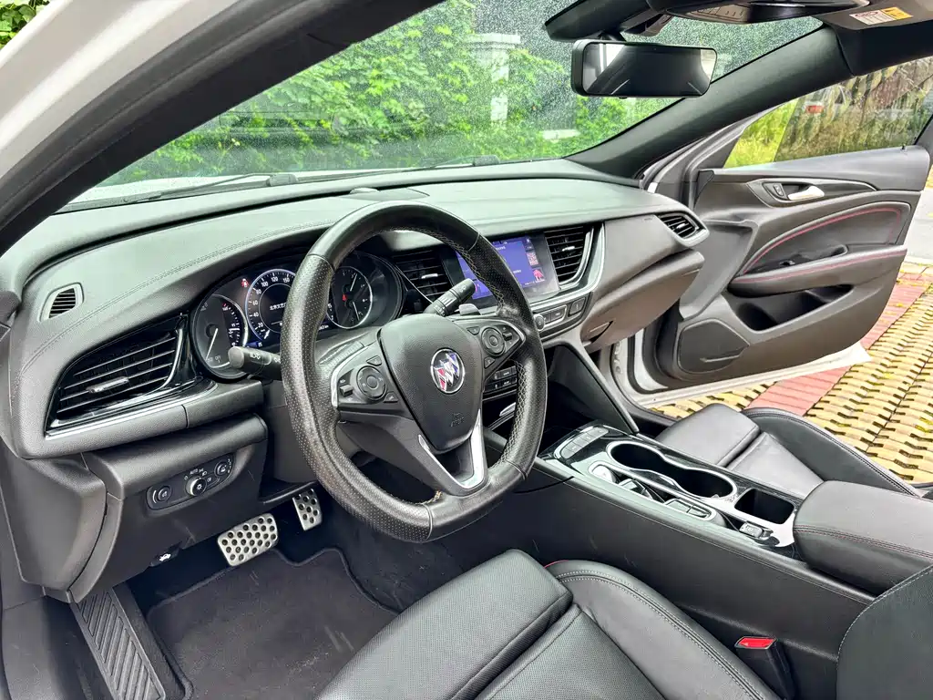 Buick Regal — миниатюра 8