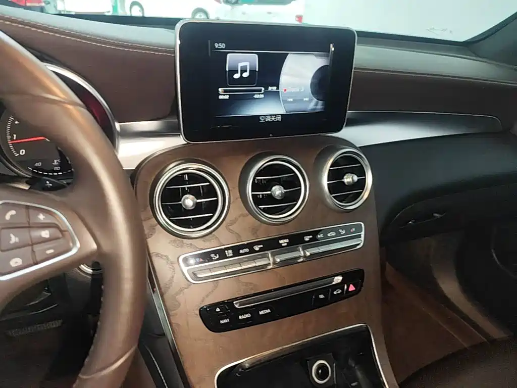 Mercedes-Benz GLC — миниатюра 13