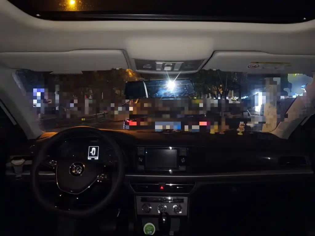 Volkswagen Lavida — миниатюра 5