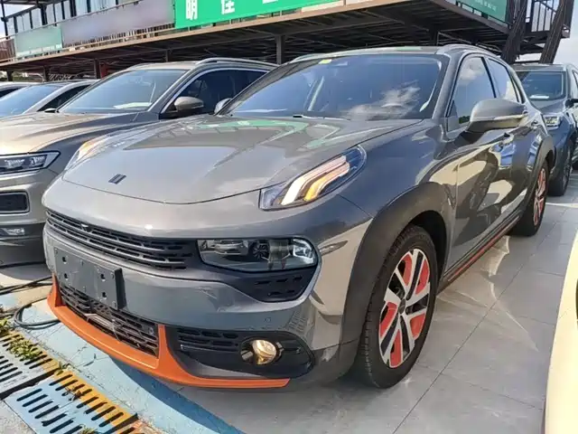 Lynk & Co 02