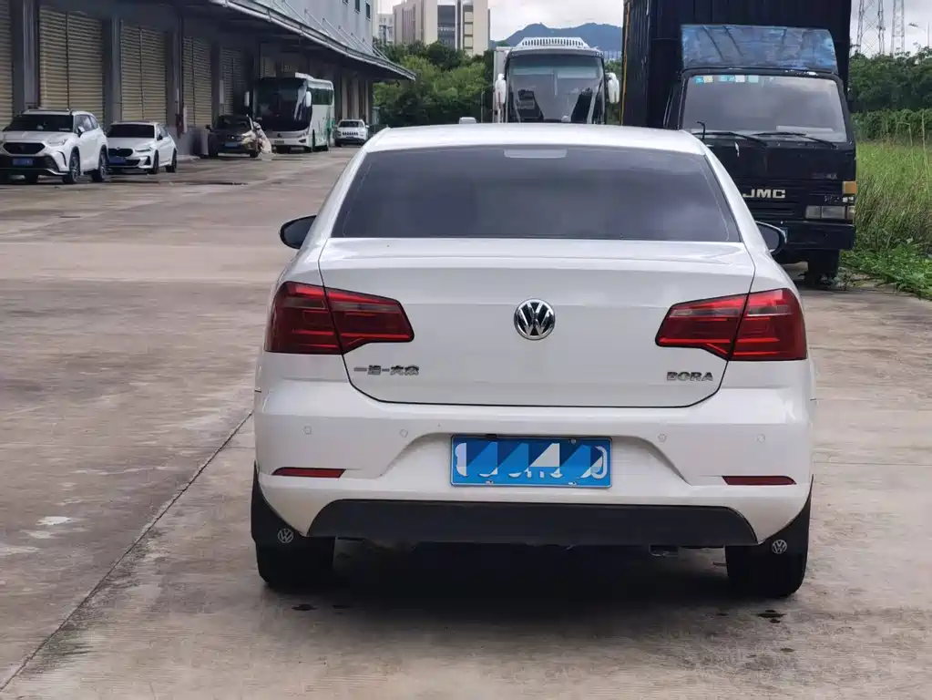 Volkswagen Bora — миниатюра 4