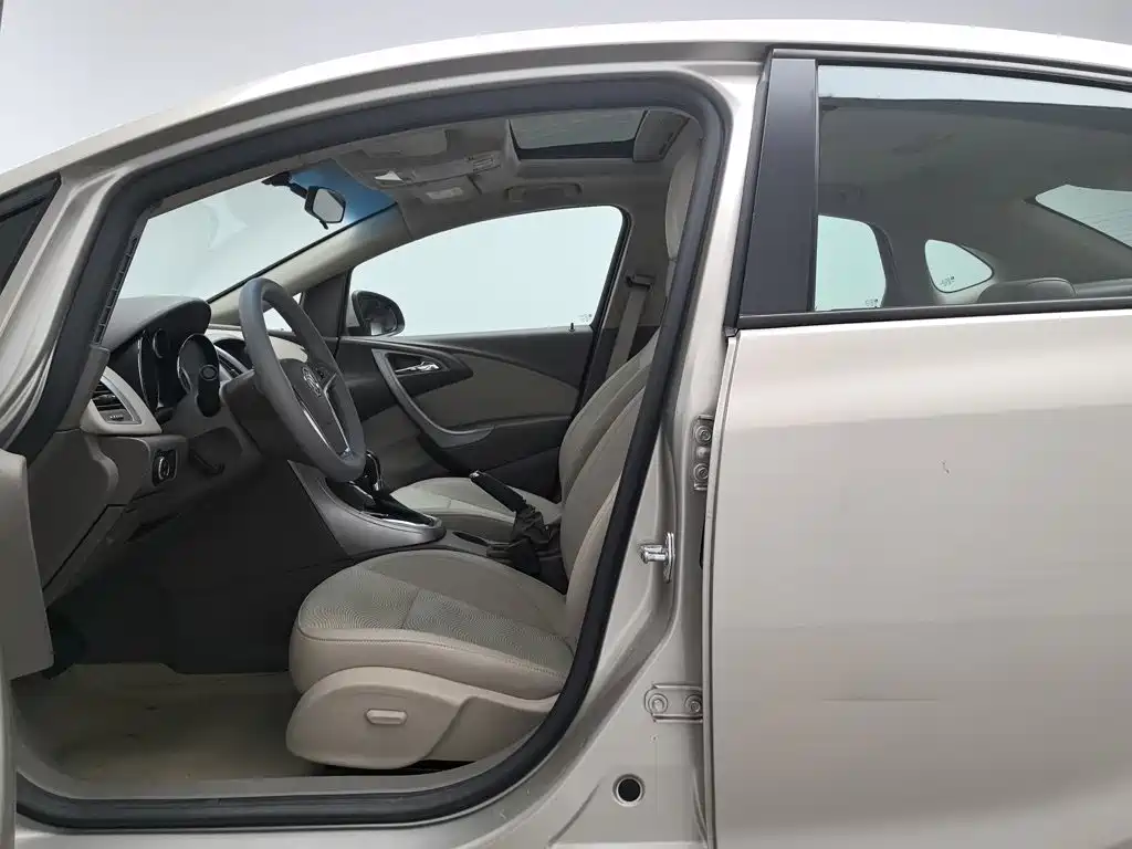 Buick Excelle — миниатюра 10