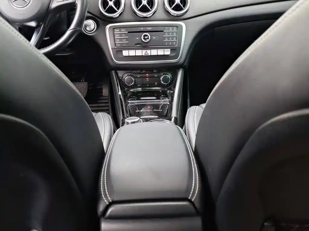 Mercedes-Benz GLA — миниатюра 10