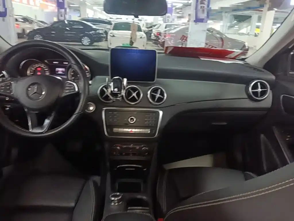 Mercedes-Benz GLA — миниатюра 10