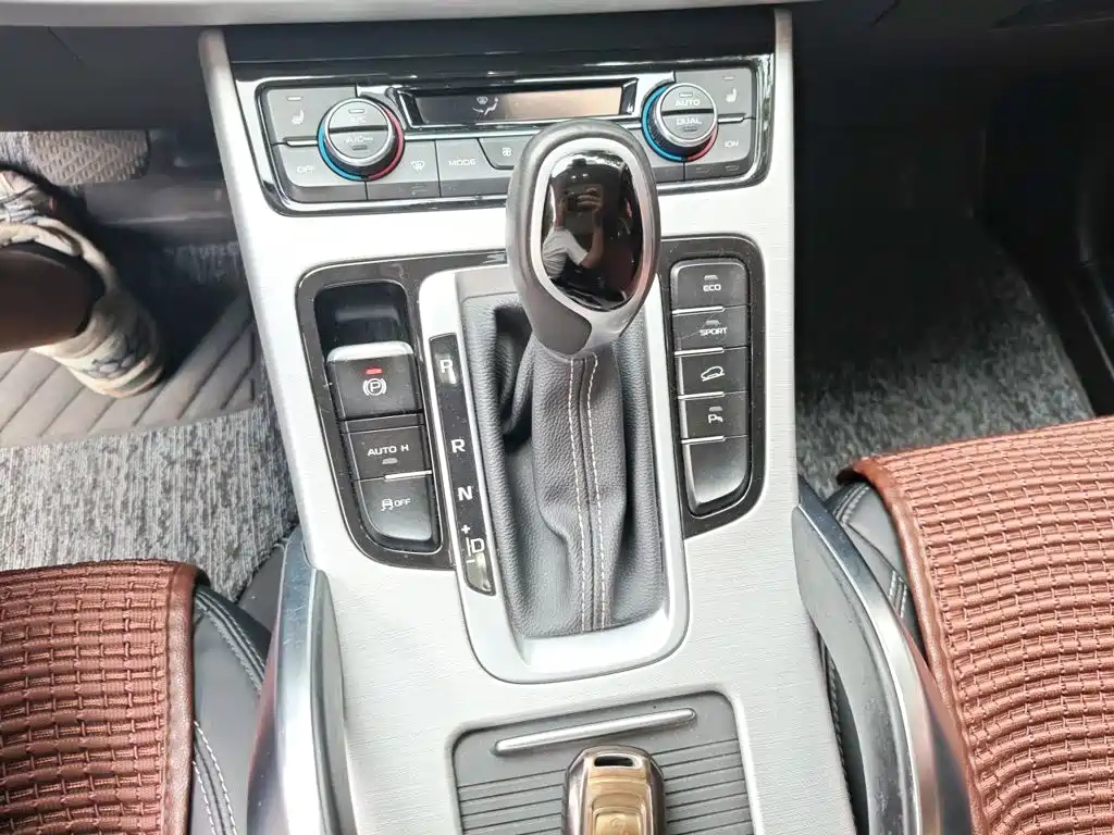 Geely Boyue — миниатюра 10