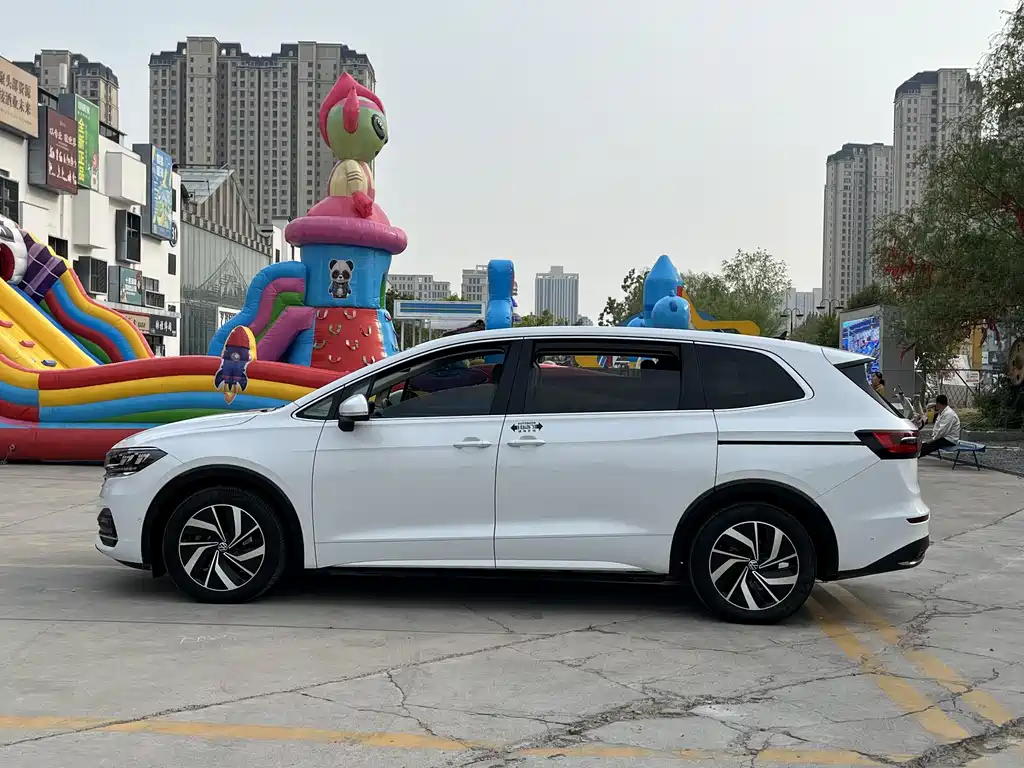 Volkswagen Viloran 2020 330TSI Luxury