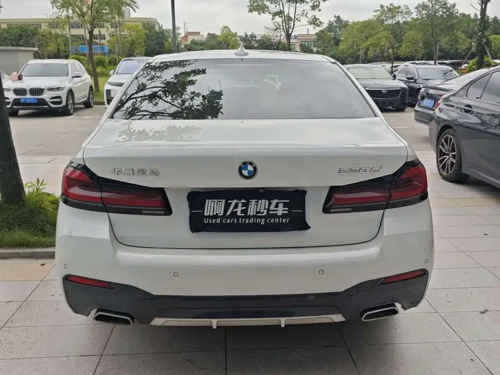 BMW 5 Series — миниатюра 7