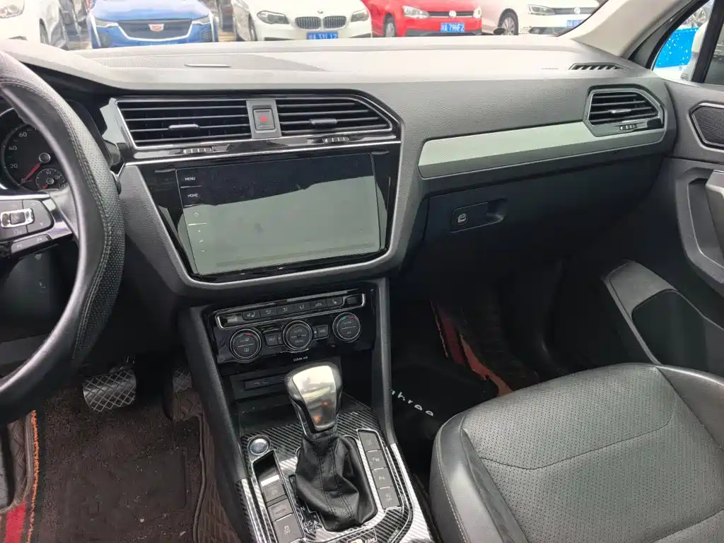 Volkswagen Tiguan L — миниатюра 14