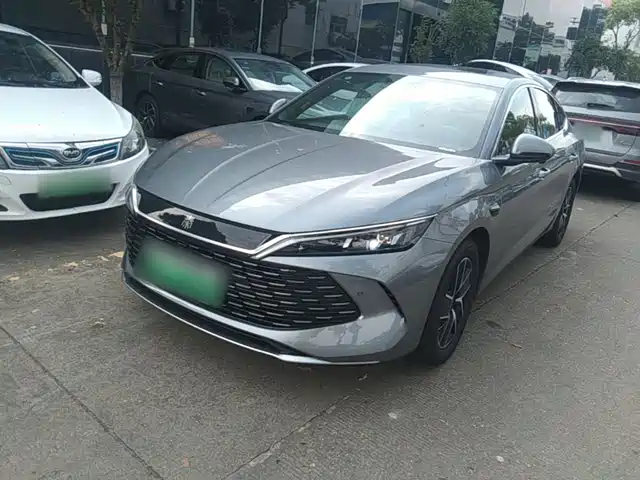2025 BYD Qin