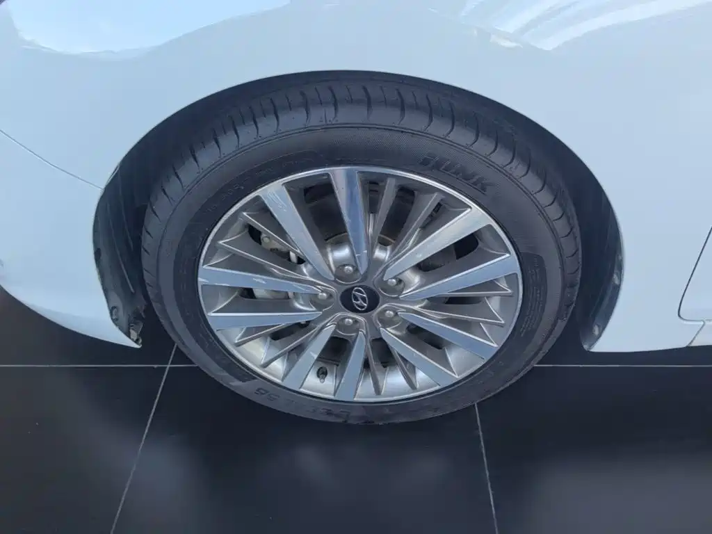 Hyundai Mistra — миниатюра 23