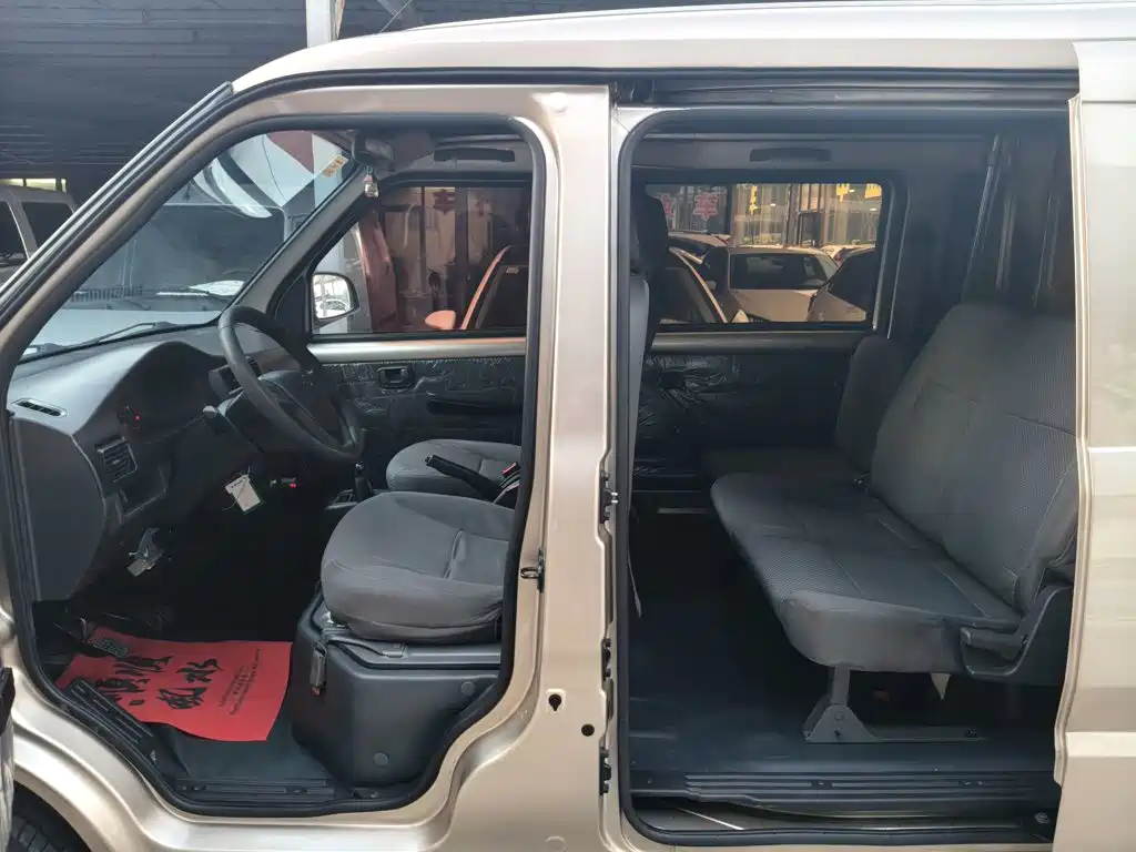 Wuling Rongguang — миниатюра 12