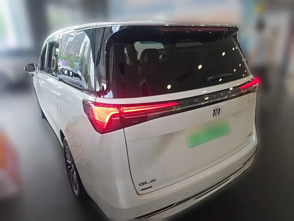 Buick GL8 Hybrid — миниатюра 9