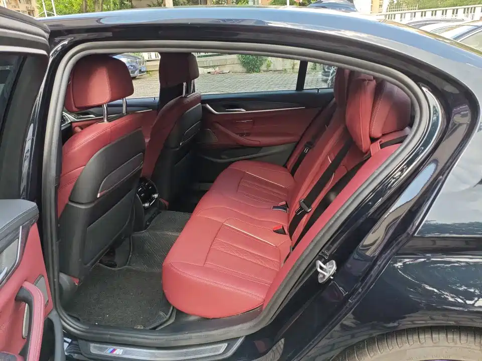 BMW 5 Series — миниатюра 5