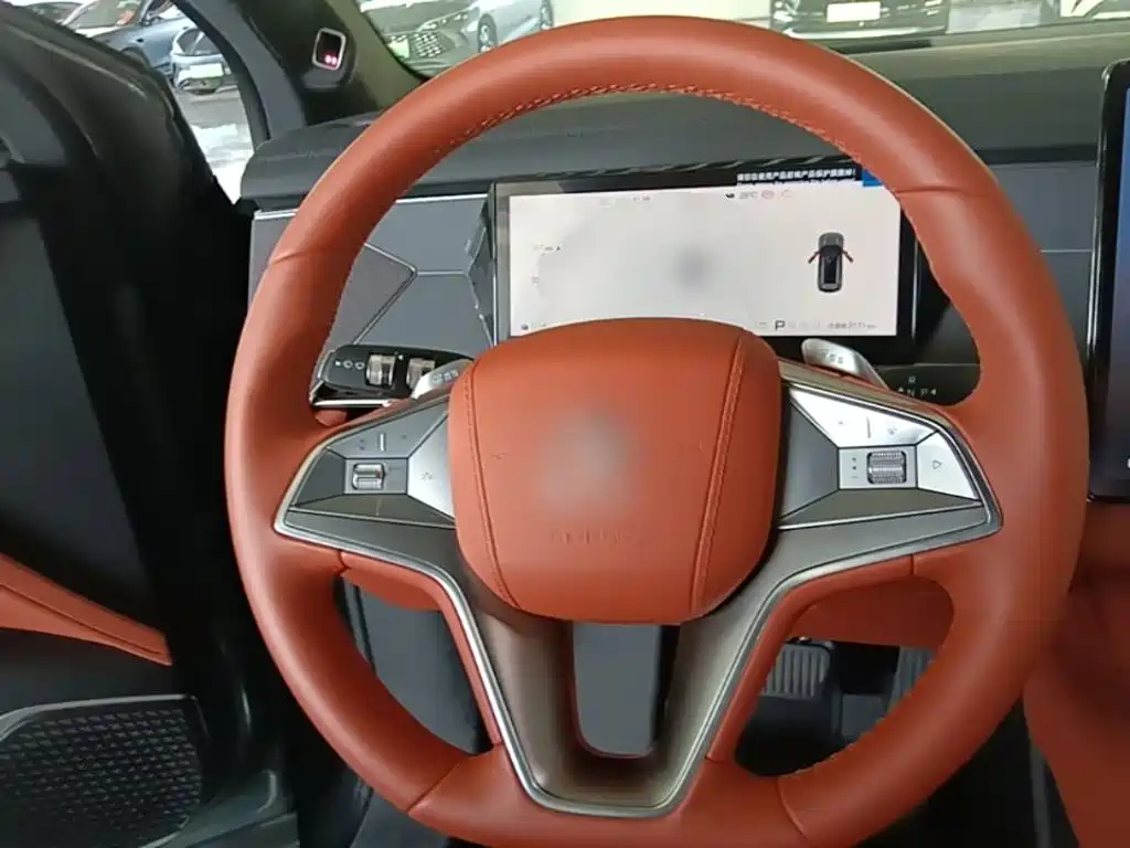 BYD Tang L — миниатюра 11