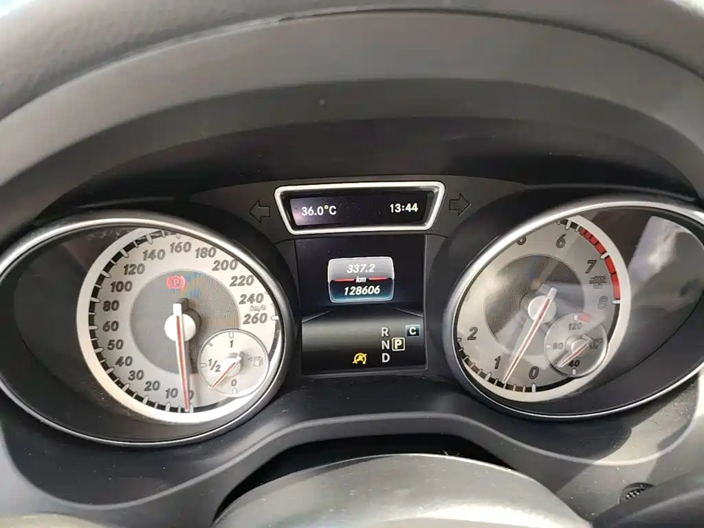 Mercedes-Benz GLA — миниатюра 12