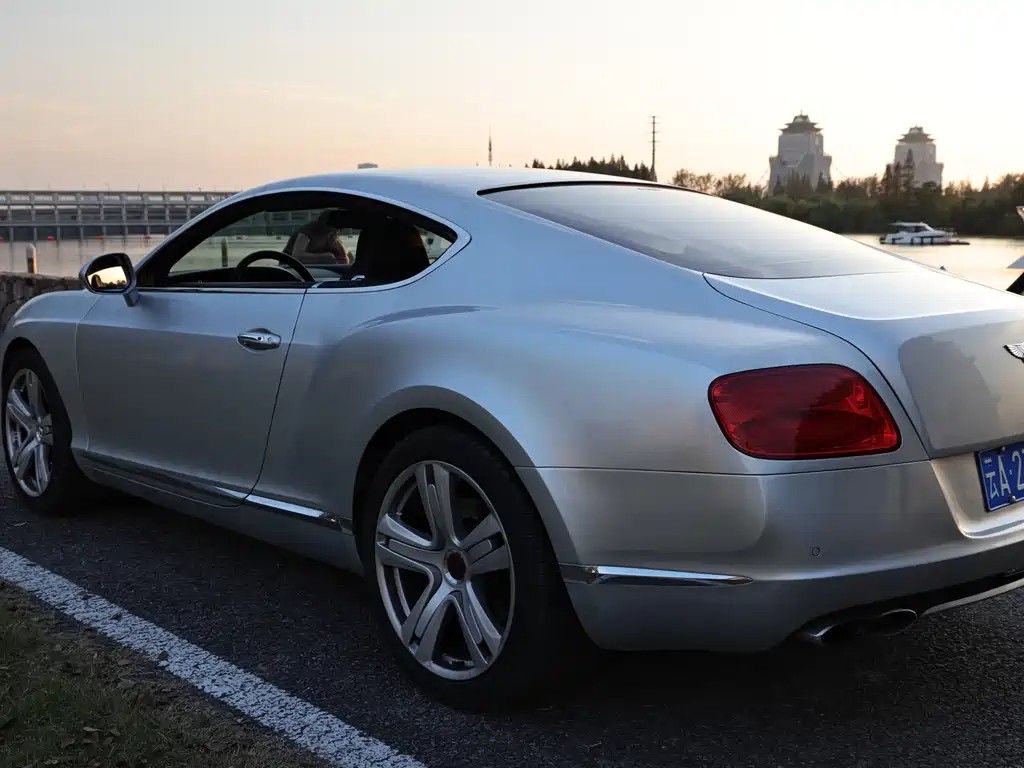 Bentley Continental — миниатюра 4