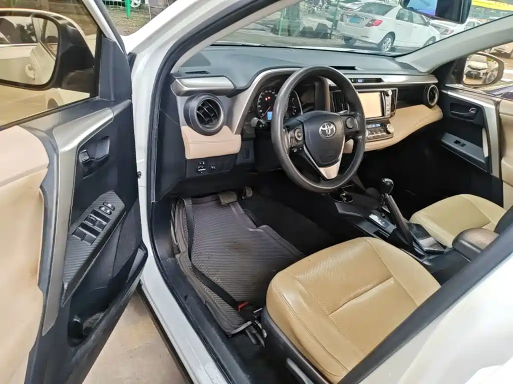 Toyota RAV4 — миниатюра 16