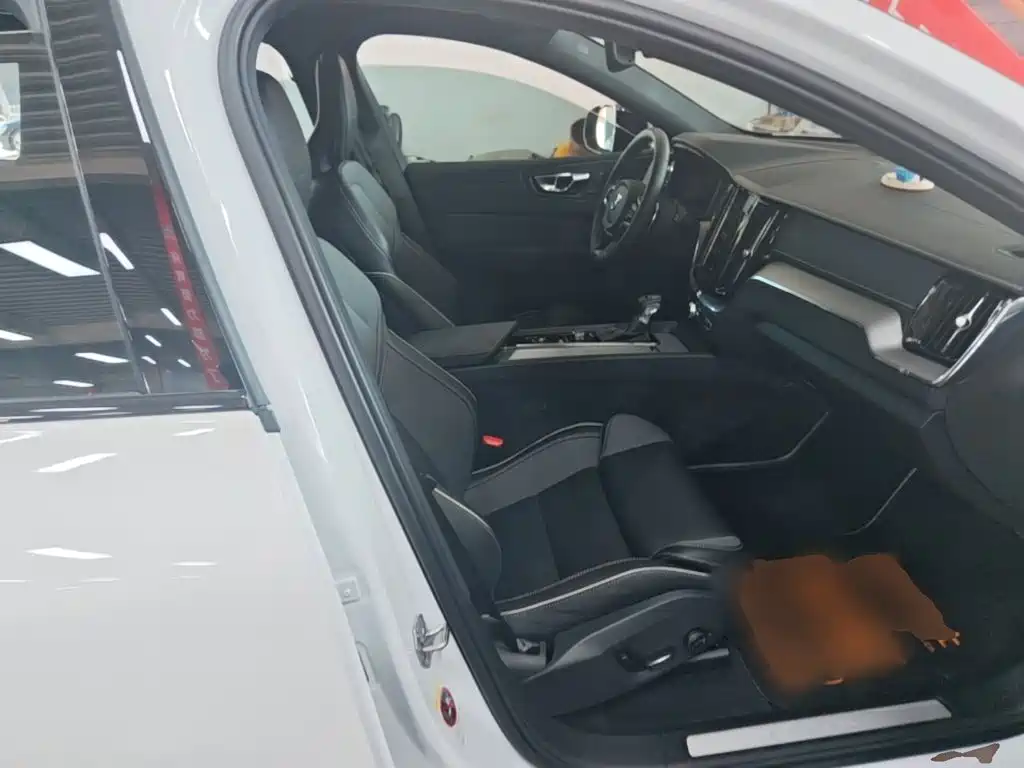 Volvo XC60 — миниатюра 25