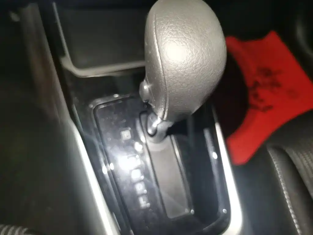 Nissan Tiida — миниатюра 14