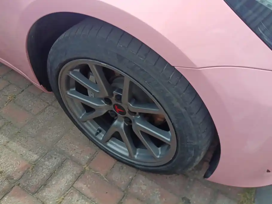 Tesla Model 3 — миниатюра 6