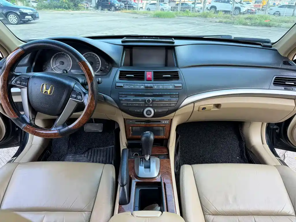Honda Accord — миниатюра 6