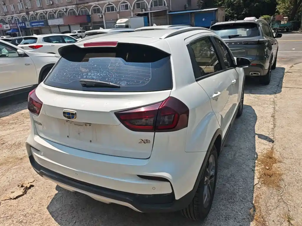 Geely Vision X3 — миниатюра 7