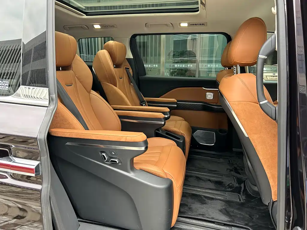 Hongqi HQ9 PHEV 2024 2.0T