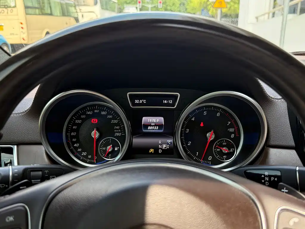 Mercedes-Benz GLE (Import) — миниатюра 9