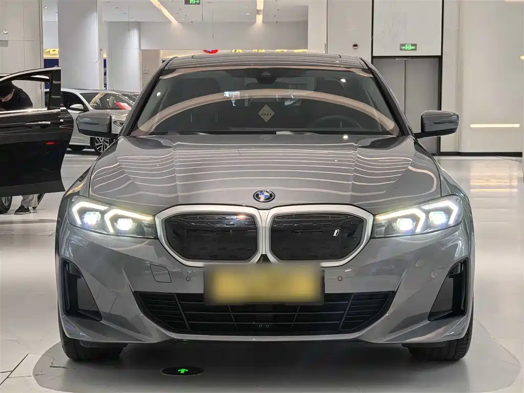 BMW i3 2022 eDrive 35 L