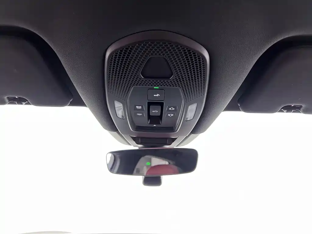 Porsche Cayenne — миниатюра 24