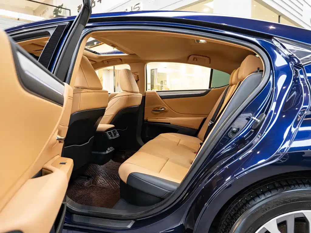 Lexus ES 2025 300h Premium