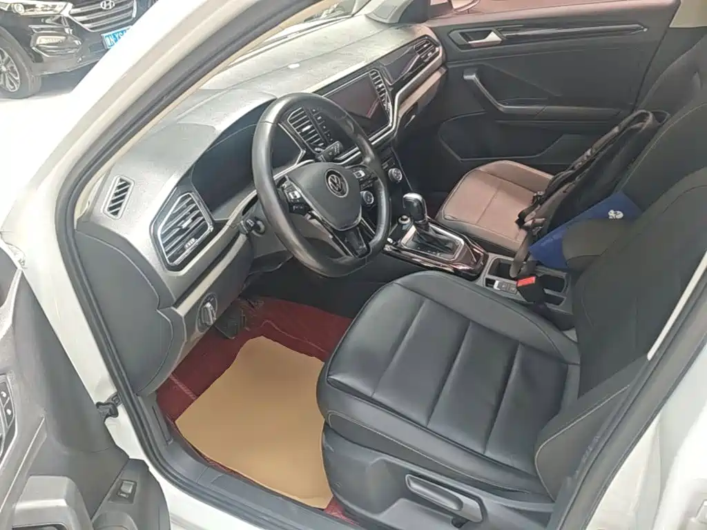 Volkswagen T-Roc — миниатюра 16