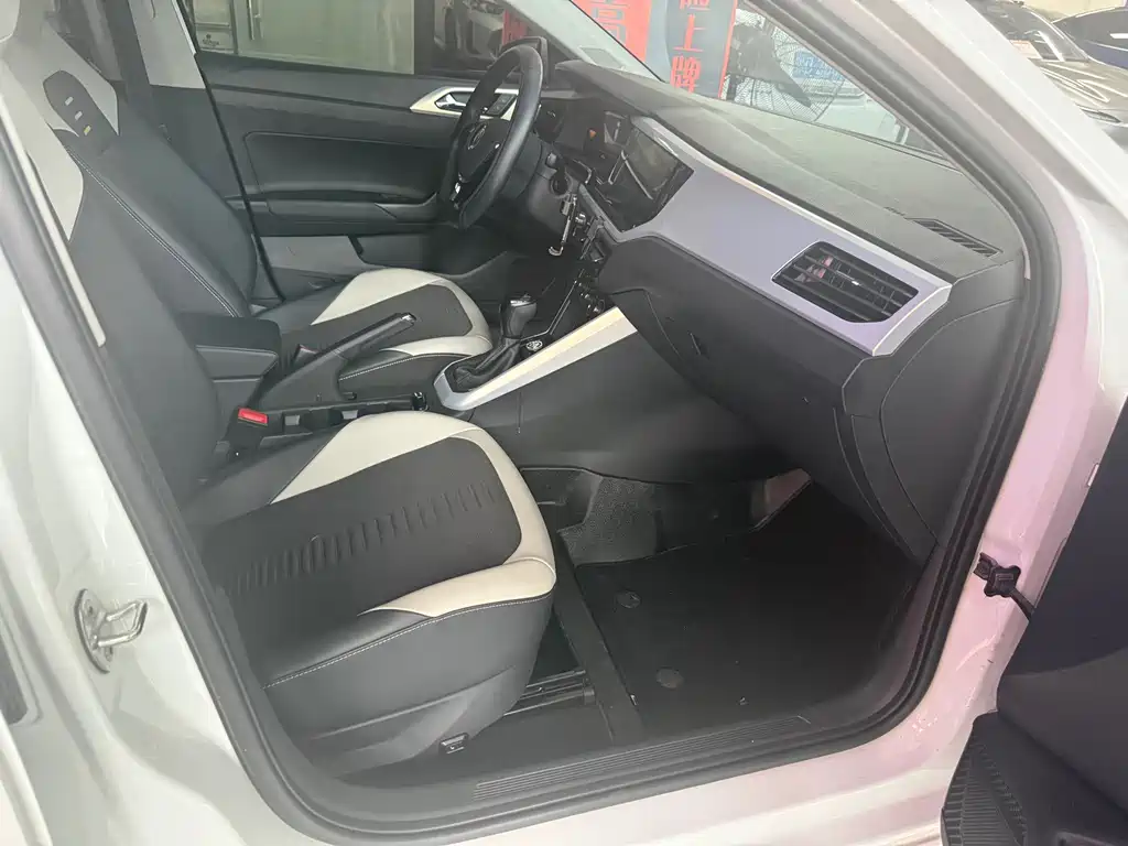 Volkswagen Polo — миниатюра 8